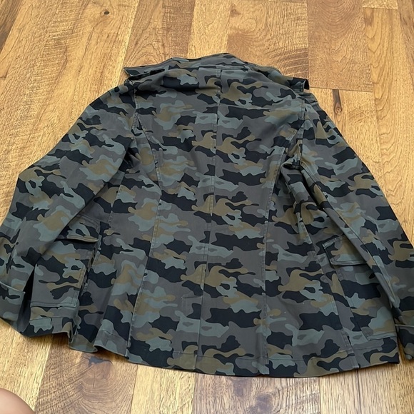 NWT L’AGENCE Women’s Cromwell/Camo Print Jacket Size S - Picture 7 of 10